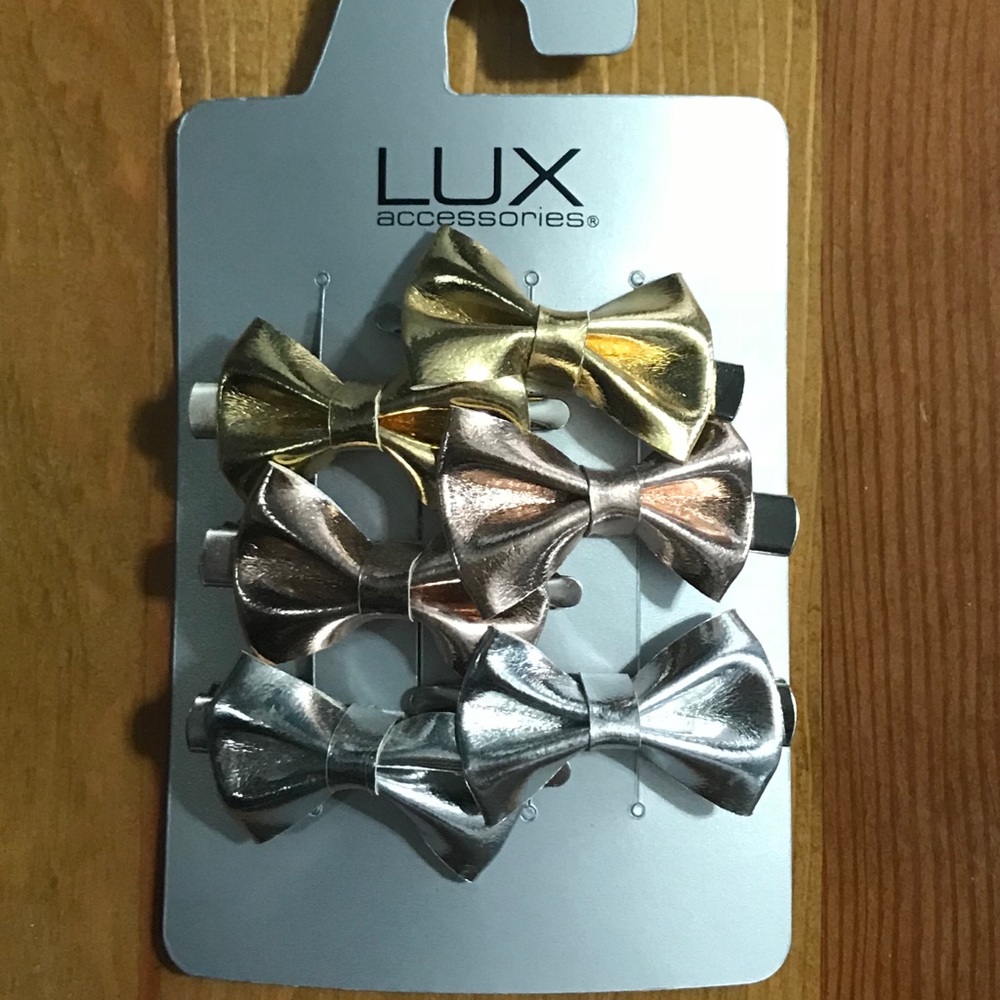 Lux Bow hair clips